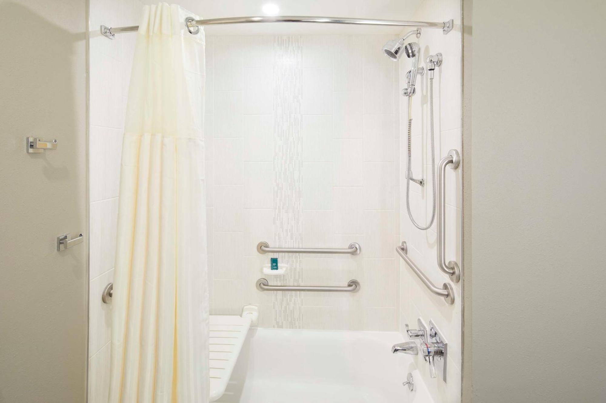 Doubletree By Hilton Atlanta Alpharetta-Windward Hotel Eksteriør billede